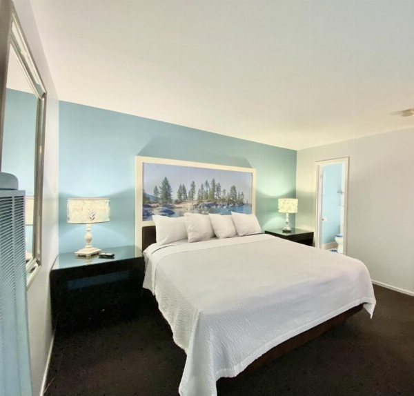 Bluebird Day Inn & Suites image 15