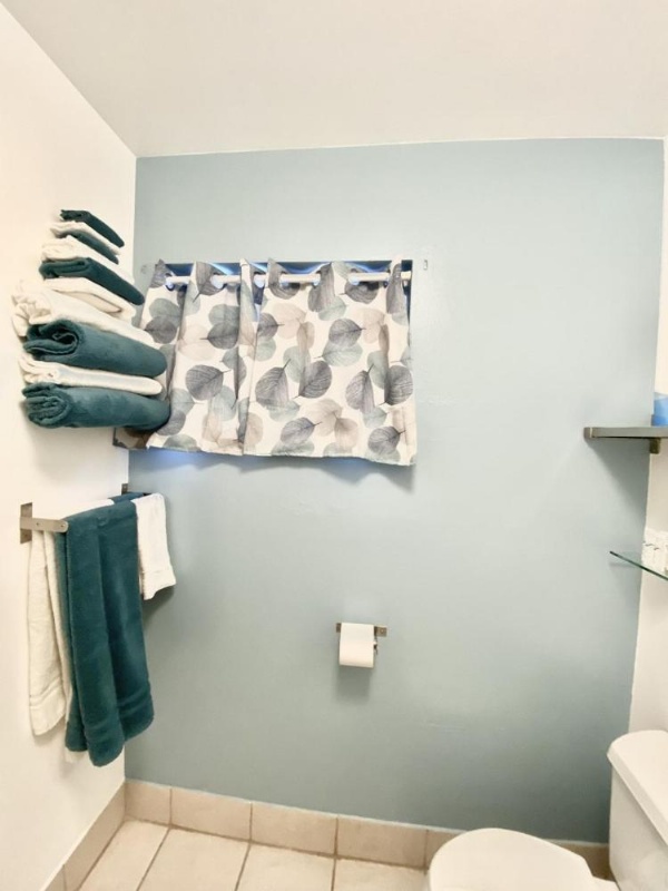 Bluebird Day Inn & Suites image 22