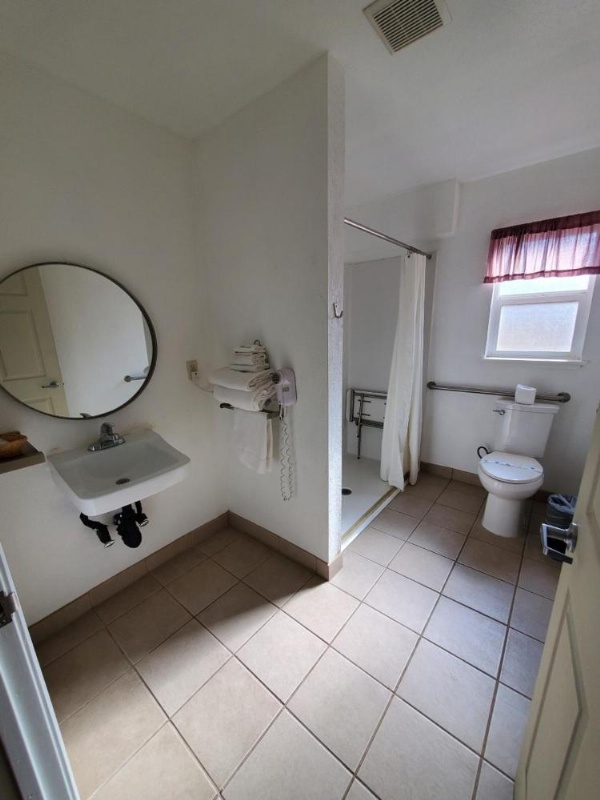 Bluebird Day Inn & Suites image 25