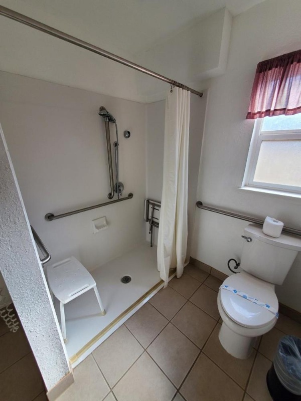 Bluebird Day Inn & Suites image 26