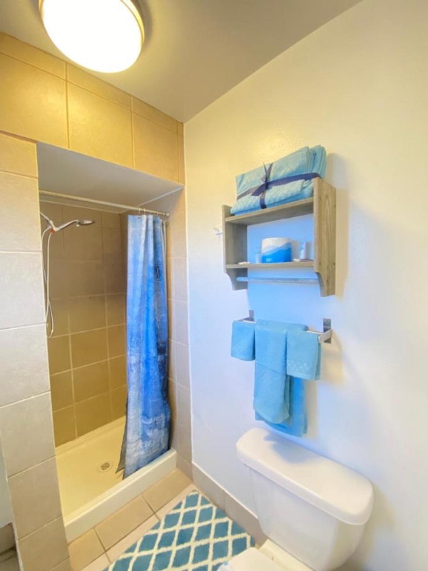 Bluebird Day Inn & Suites image 7